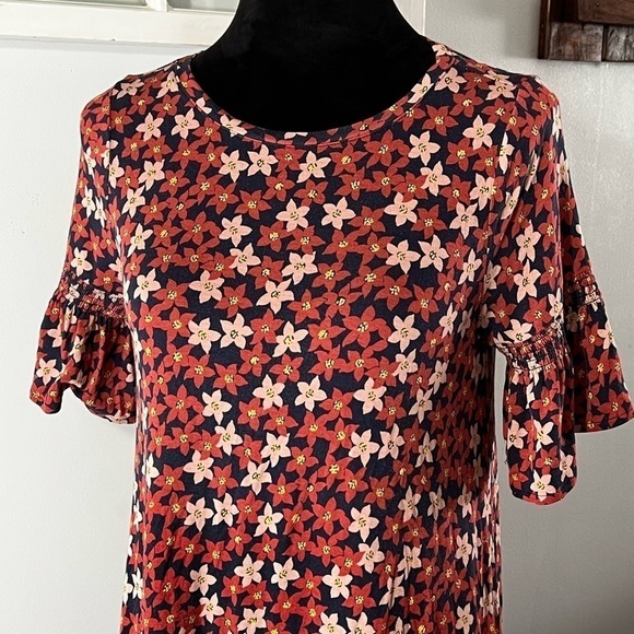 Ann Taylor Loft Floral Swing Dress Jersey Knit Short Smocked Sleeve SP - Picture 3 of 10